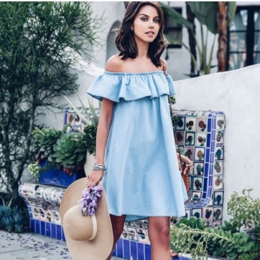 🦄 3/$15 SALE! Zara Chambray Off the Shoulder Minidress